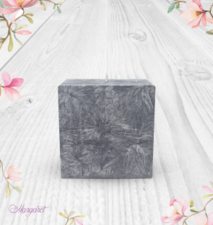 Svíčka Krychle (7 cm) – Černá / Opium Dream / Květinka